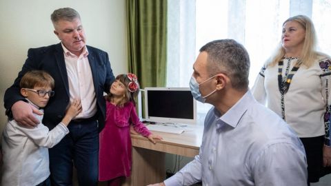 Кличко посетил новосозданный детский дом семейного типа в столице