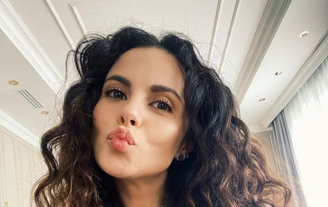 Нескінченно мило: Настя Каменських зворушила ніжністю з новонародженими малюками