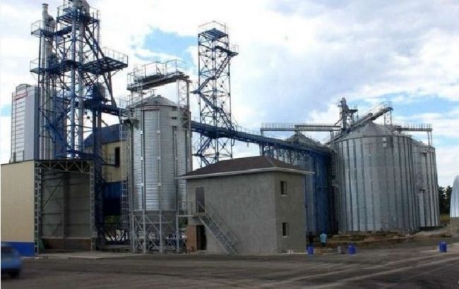 Оккупанты разбомбили самолетами элеватор в Рубежном, - ОВА