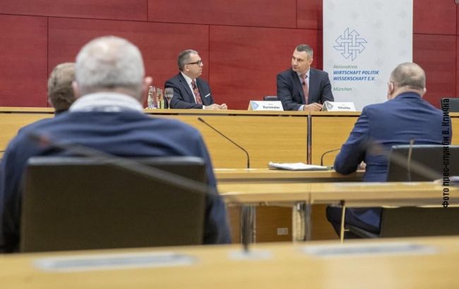 Через Україну пролягає лінія глобального протистояння між демократією та авторитаризмом, - Кличко