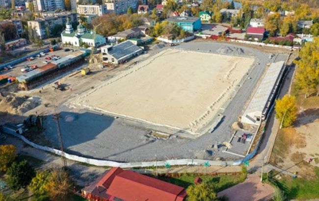 У Новомосковську вперше за пів століття ремонтують головний стадіон міста