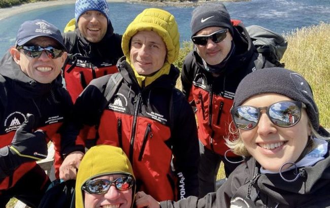 На краю світу: українська експедиція вперше йде на штурм найвищої гори Антарктиди