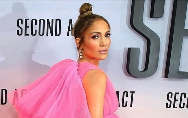 Греммі 2019: Дженніфер Лопес розкритикували за "старомодне" вбрання