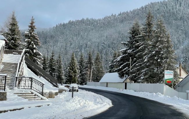Дорожники отремонтировали половину трассы в Синевир, в этом году продолжат