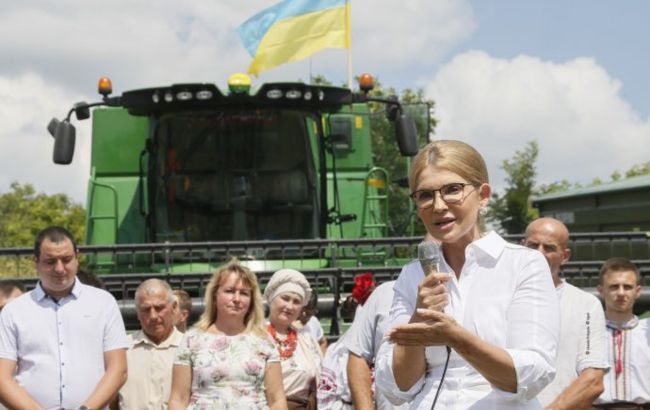Тимошенко: землю в Україні хочуть скупити за безцінь