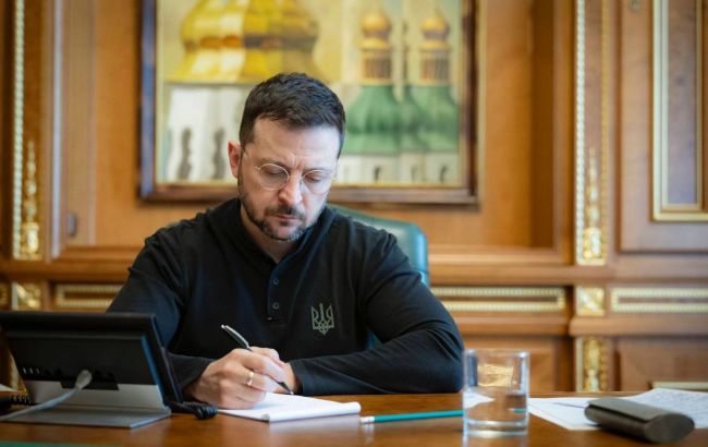 Семьи погибших добровольцев будут получать 15 млн гривен: Зеленский подписал закон