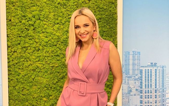 Просто космос: Лілія Ребрик підкорила "небесним" образом в костюмі за 400 євро