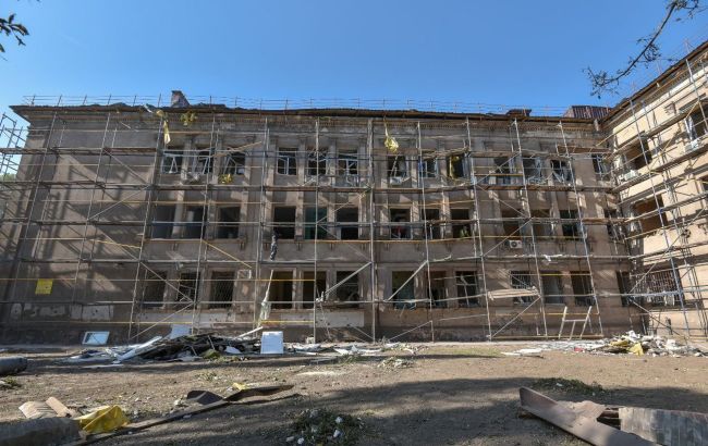 Удар по лікарні в Кам'янському: кількість постраждалих зросла до 22, серед них вагітна