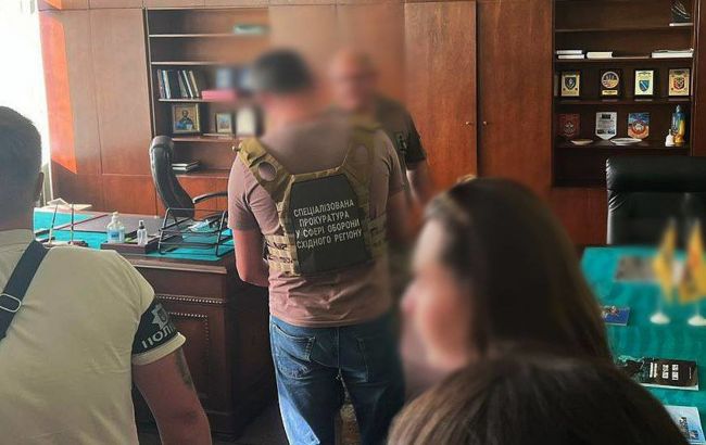 Подозревают в незаконном обогащении. У днепропетровского военкома провели обыски