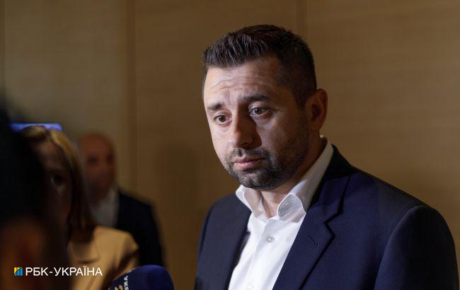 Арахамия заявил, что угрозы Венедиктовой Ахметову имеют политический контекст