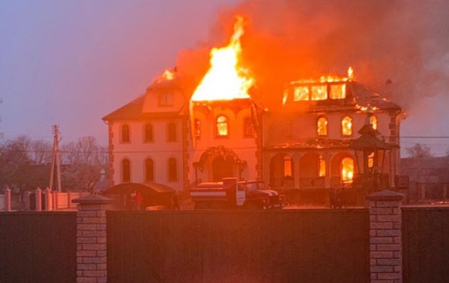 В Чернівецькій області затримали чоловіка, який підпалив магазин та церкву (фото)