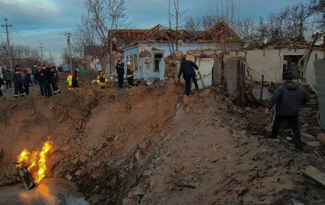 Удар окупантів по Миколаєву: пошкоджено два газопроводи, загинув працівник