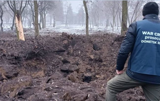 Росія "Ураганами" та фугасами обстріляла Покровськ: є влучання у житловий масив та парк