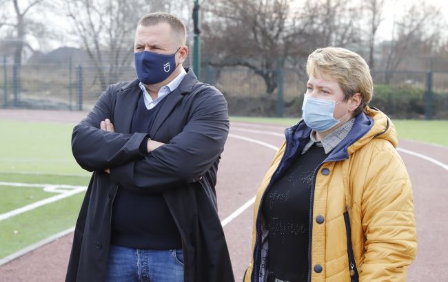 Філатов проінспектував новий стадіон у лівобережній школі