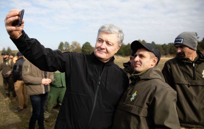 Порошенко: не дозволимо владі перетнути "червоні лінії"