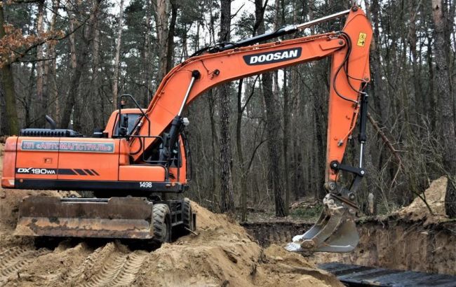 Военные наращивают рубежи обороны Киева и области: оборудуют заграждения и укрытия