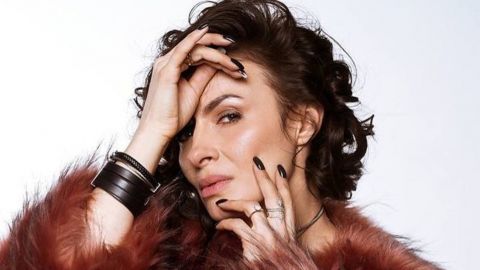 Чуттєва і свавільна: Мейхер в боді і сітчастих колготках викликала фурор в мережі