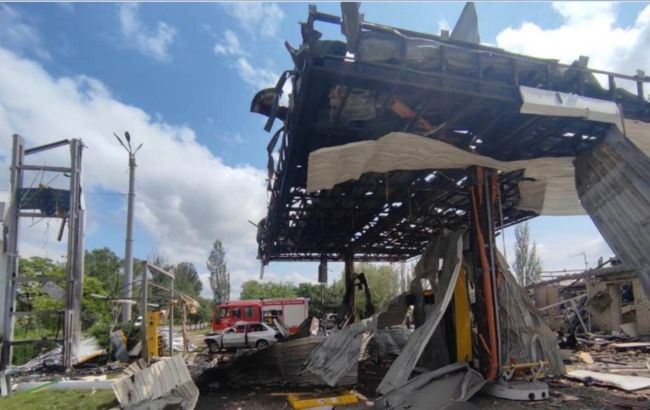 Оккупанты скинули авиабомбу на АЗС в Торецке: один погибший, 8 раненых