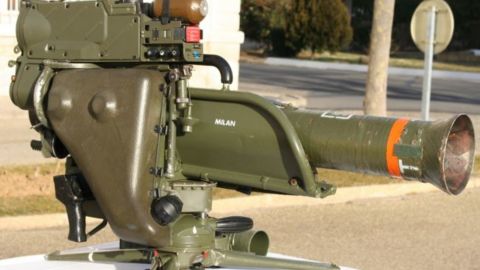 ЗСУ на сході знищили оборонну позицію росіян французьким ПТРК Milan-2 (відео)