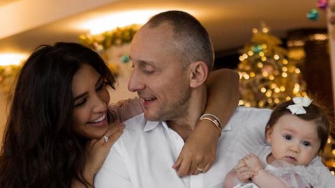 Все время хочет накормить: Санта Димопулос растрогала признанием о муже и детях