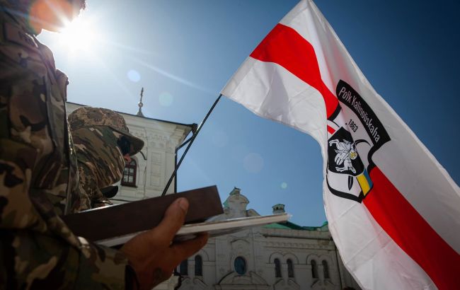 У Білорусі оголосили в розшук 125 людей, пов’язаних із полком Калиновського