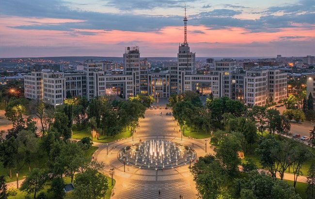 Центральный парк, Зеркальная струя и не только: ТОП-10 самых интересных мест Харькова