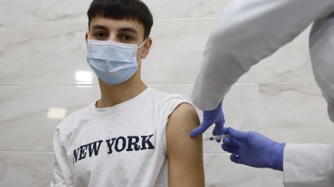 У Дніпрі розповіли, як у місті проходить вакцинація підлітків проти COVID-19