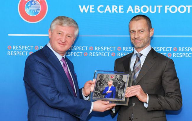 Ахметов получил награду УЕФА за вклад в развитие футбола в Украине