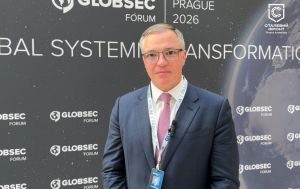 Україна вчить Європу швидкості війни: представники "Сталевого фронту" Ахметова виступили на GLOBSEC Defence Forum у Празі