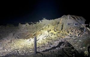 РФ вдарила авіабомбами по приватних будинках під Запоріжжям: є постраждалі