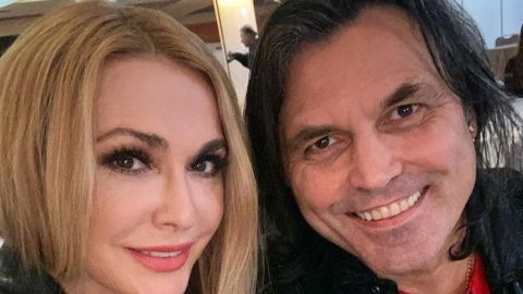 Такие молоденькие! Сумская очаровала романтикой с мужем на фото 25-летней давности в Новый год