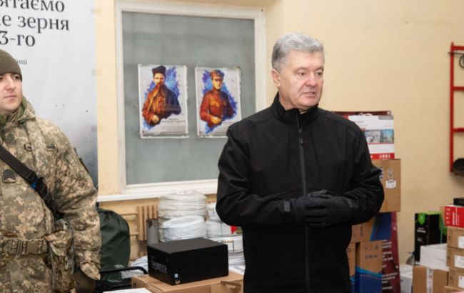 Порошенко передал военным в Авдеевку батальонный комплекс видеонаблюдения