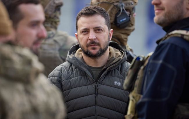 Зеленский приехал в освобожденный Херсон, - Reuters