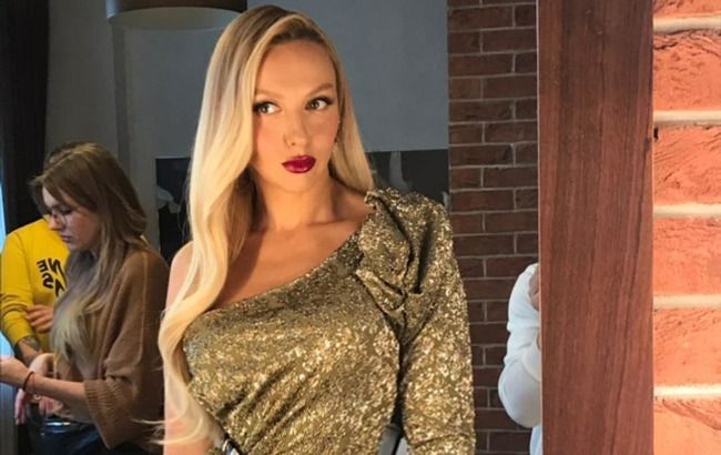 "Креслоlook": Оля Полякова в смелых образах задала поклонникам непростую задачу