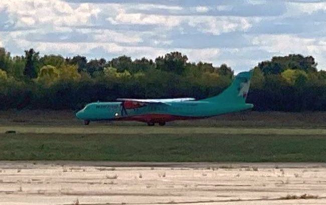 Самолет с депутатами ОПЗЖ пытался против правил приземлиться в Полтаве, пассажиров не выпустили