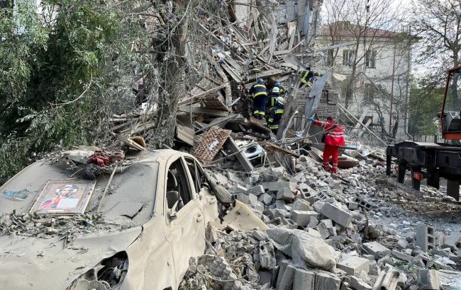 Из-под завалов в Запорожье достали еще двух погибших