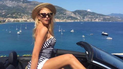 Это вообще законно? Смелая Оля Полякова обнажила грудь и засветила идеальный пресс