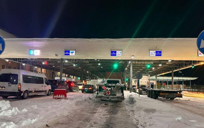 В ГПСУ рассказали, заработал ли на границе с Польшей КПП для пустых грузовиков