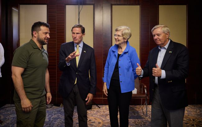 Зеленский обсудил усиление обороны Украины с американскими сенаторами