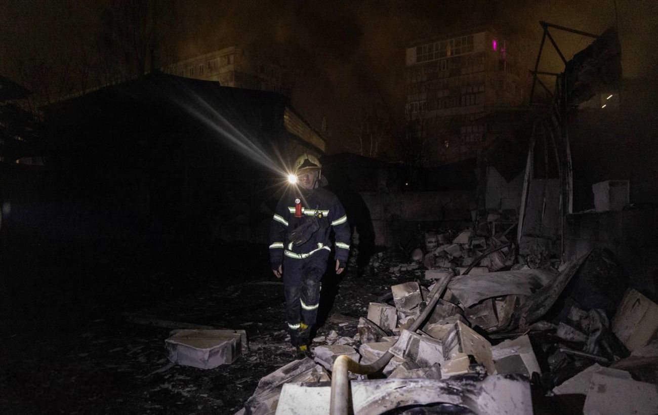 Нічна атака РФ на Київ: з'явилися фото наслідків