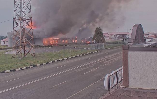 В Белгородском районе РФ вспыхнул пожар на таможенном терминале
