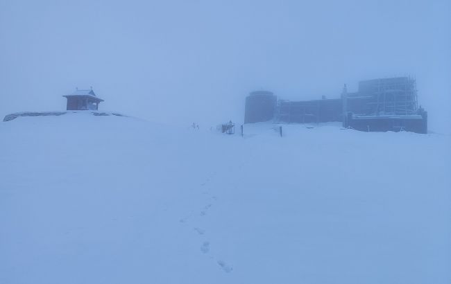Синоптики дали прогноз на завтра и показали, как сейчас выглядят Карпаты