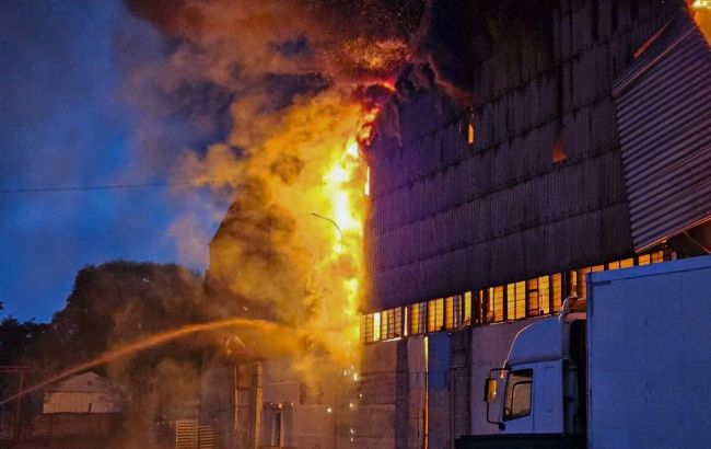 Атака дронов на Львов: полиция показала первые минуты после удара