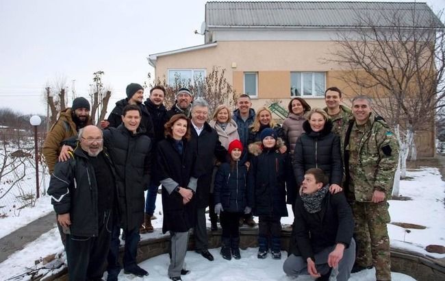 Порошенко зустрівся із&nbsp;творцями&nbsp;фільму "Кіборги" (фото)