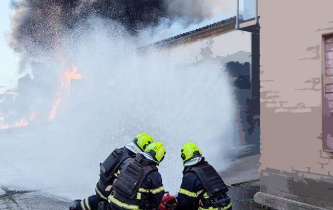 В Кривом Роге в результате атаки РФ шесть раненых, среди них спасатели