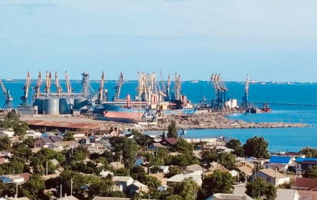 Забере останнє зерно. У порт Бердянська зайшов російський корабель