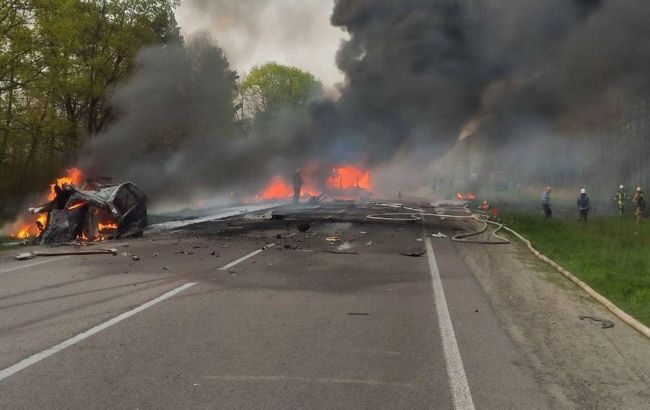 В Ровенской области бензовоз столкнулся с автобусом: 17 человек погибли