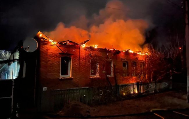 Зранку РФ обстріляла Куп'янськ: пошкоджено пологовий будинок, почалися пожежі, є жертва