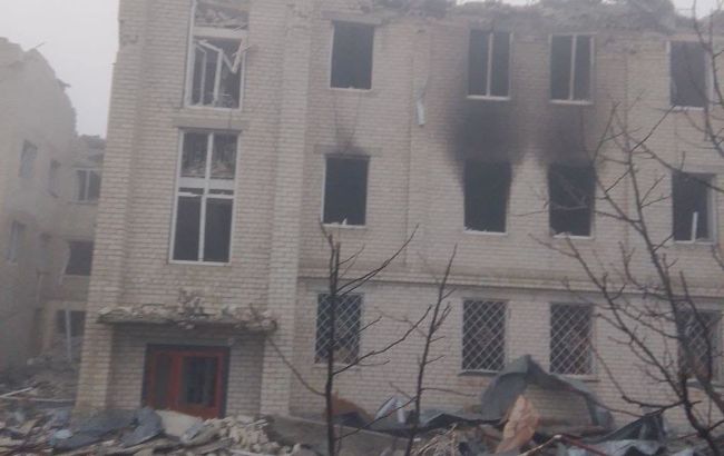 Россияне сбросили шесть авиабомб на медучреждение в Бериславе: пострадали врачи (фото)