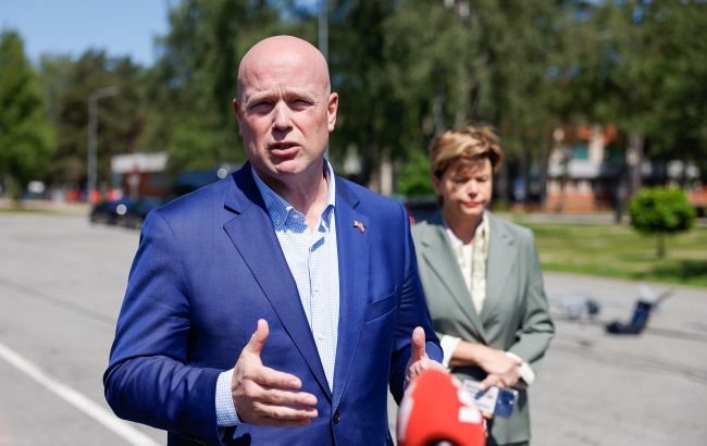 Чому Вашингтон призупинив постачання зброї Україні: пояснення посла США при НАТО